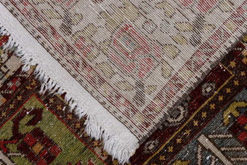 Antique Baktiary Area Rug (6' x 10')